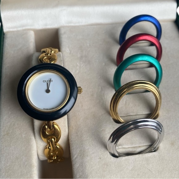 AUTHENTIC Vintage Gucci Interchangeable Bezel Watch w/ 5 Bezels, Box, & Papers - Picture 2 of 16